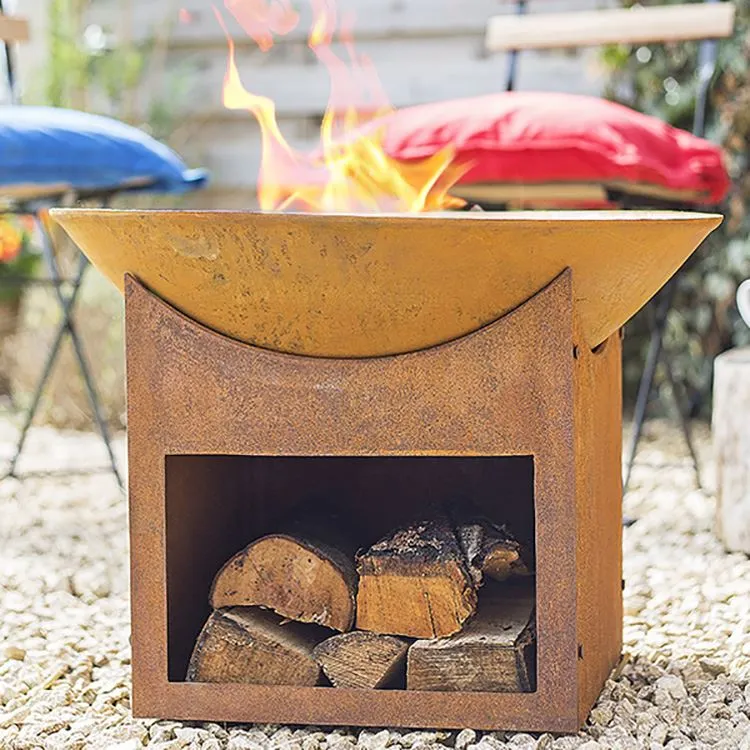 Fogueres del pati del darrere de Corten