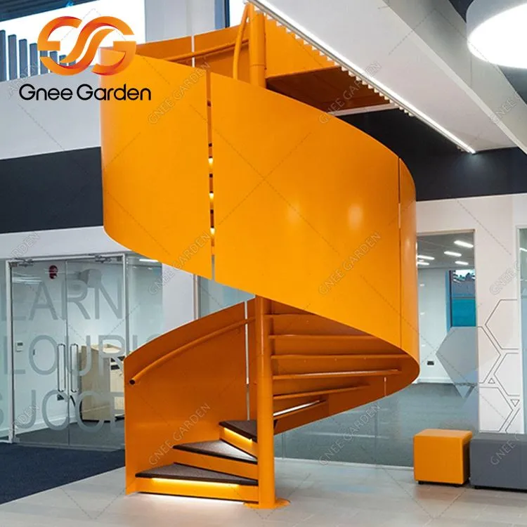 Escales rovellades elevades de Corten